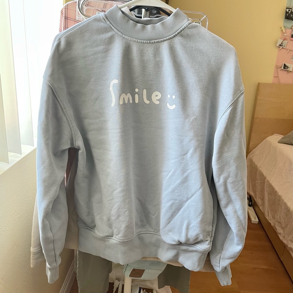 Women Oversized Long Sleeve Smile Crew Sweatshirt - Picture 2 of 4